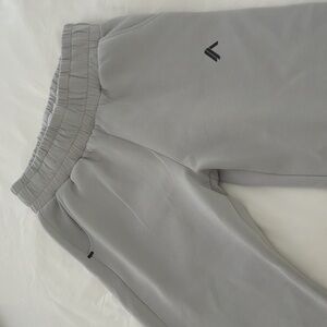 Alphalete ELMTS Cuffed Joggers